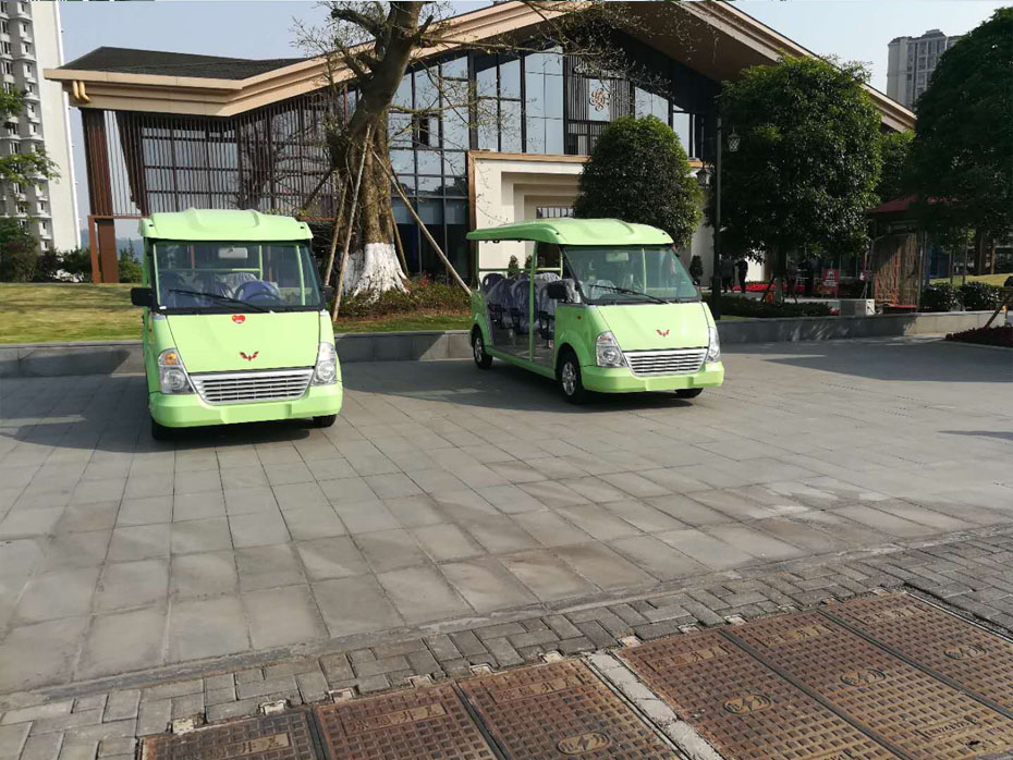 某房產(chǎn) 交車現(xiàn)場